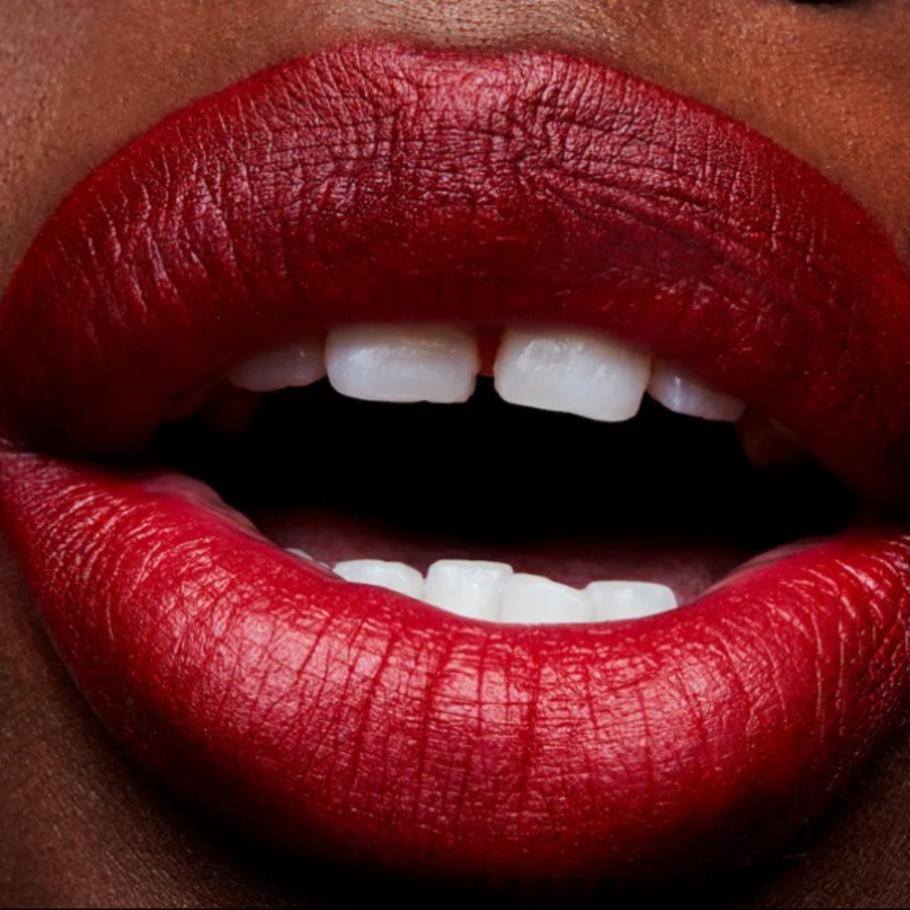 MAC MATTE LIPSTICK RED ROCK (640) Classic Clean Red - Picture 5 of 5